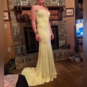 Elegant Yellow Strapless Evening Gown